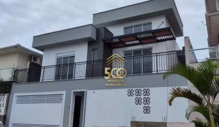 Casa de 03 dormitórios no Pedra Branca