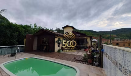 Casa com 3 dormitórios à venda, 150 m² por R$ 617.000,00 - Centro - Águas Mornas/SC