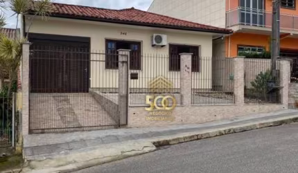 Casa com 2 dormitórios à venda, 76 m² por R$ 550.000,00 - Forquilhas - São José/SC