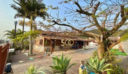 Casa com 2 dormitórios à venda, 144 m² por R$ 599.000,00 - Praia de Fora - Palhoça/SC