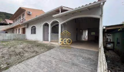 Casa à venda, 204 m² por R$ 690.000,00 - Roçado - São José/SC