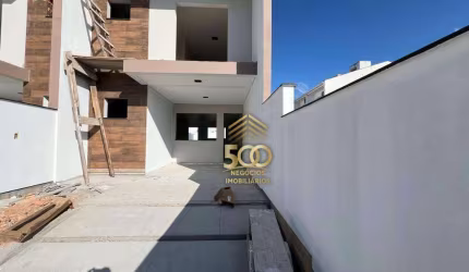 Sobrado com 2 dormitórios sendo 2 suítes com 117 m² por R$ 570.000 - Potecas - São José/SC