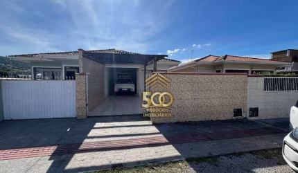 Casa com Piscina em Biguaçu