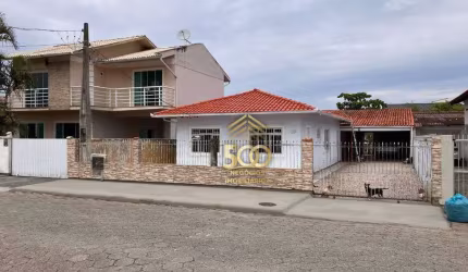 Casa 3 dormitóros bairro Praia João Rosa-Biguaçu