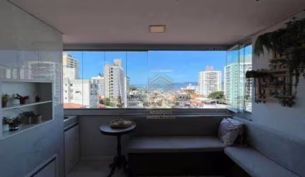 Apartamento com 3 dormitórios à venda, 90 m² por R$ 670.000,00 - Barreiros - São José/SC