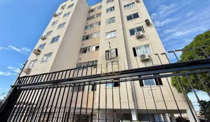 Apartamento com 3 dormitórios à venda, 76 m² por R$ 620.000,00 - Barreiros - São José/SC