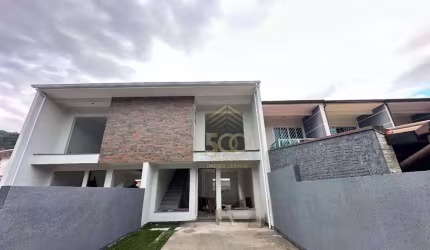Sobrado com 2 suítes à venda, 80 m² por R$ 450.000 - Potecas - São José/SC