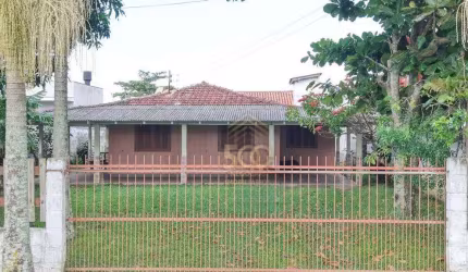 Oportunidade Perto do Mar! Casa com Terreno Amplo.