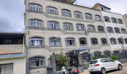 Apt. 2 quartos, garagem,  próximo ao supermercado Pais e Filhos. Venha conferir!!!