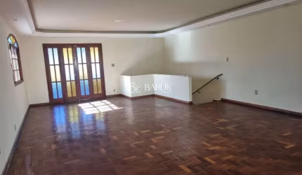 Democrata, casa triplex, 6 quartos, 5 vagas, área gourmet, vista livre para cidade, oportunidade. Venha conferir!!!