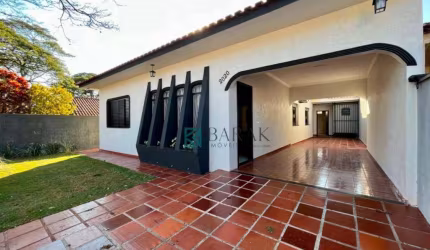 Casa com 4 dormitórios para alugar, 200 m² por R$ 4.200,00/mês - Zona 06 - Maringá/PR