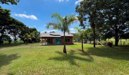 Sítio com 48mil metros quadrados com casa, pomar e multo verde à venda, 48000 m² por R$ 1.700.000 - Centro - Uniflor/PR