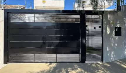 Linda Casa com 3 dormitórios sendo 01 suite à venda, 94 m² por R$ 514.000 - Jardim Araucária - Maringá/PR