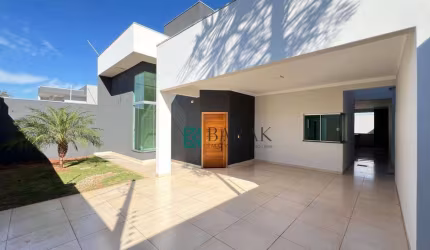 Casa com 1 suíte com closet + 2 quartos, 205 m² - venda por R$ 990.000 ou aluguel por R$ 3.700 - Jardim Araucária - Maringá/PR
