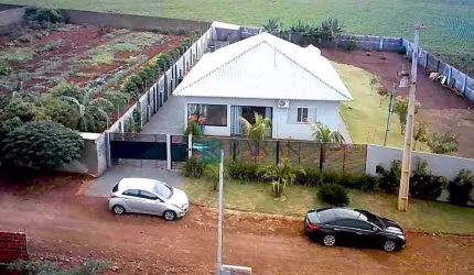 Chácara com Piscina, 3 dormitórios à venda, Área 2000m² Construção 170m² por R$ 1.300.000 - Floresta/PR