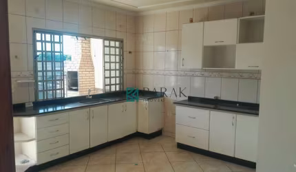 Casa com 4 dormitórios, 178 m² - venda por R$ 1.000.000 ou aluguel por R$ 1.500/mês - Jardim Verão - Sarandi/PR