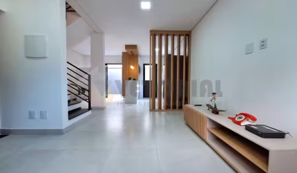 Sobrado em condomínio com 3 quartos, 144m², à venda em Caraguatatuba, JD CAPRICORNIO 1