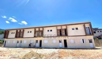 Sobrado em condomínio à venda em Caraguatatuba, Massaguaçu, com 2 quartos, 80m²