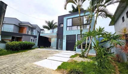 Sobrado em condomínio com 4 quartos, 287m², à venda em Caraguatatuba, Costa Nova