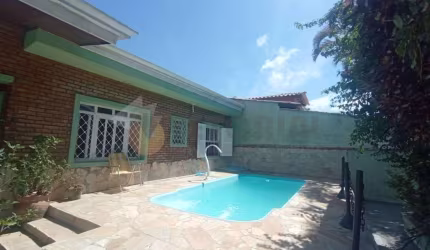 Casa com 3 quartos, 228m², à venda em Caraguatatuba, Praia das Palmeiras