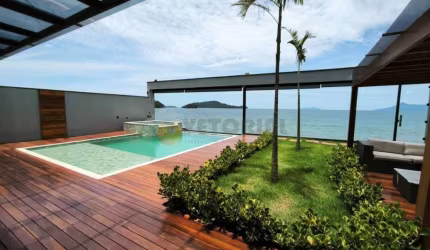 Casa à venda em Caraguatatuba, Massaguaçu, com 3 quartos, 236m²