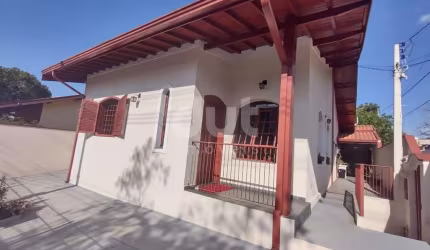 Casa com 3 quartos à venda na Rua Doze de Outubro, 620, Vila Santana, Valinhos, 196 m2 por R$ 1.010.000