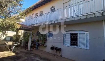 Casa com 5 quartos à venda na Rua Peruíbe, 116, Vila Campos Sales, Campinas, 278 m2 por R$ 790.000