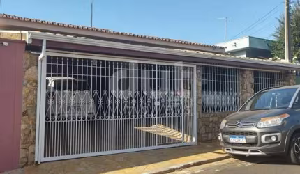 Casa com 3 quartos à venda na Rua José Pedro de Freitas, 101, Jardim García, Campinas, 230 m2 por R$ 800.000