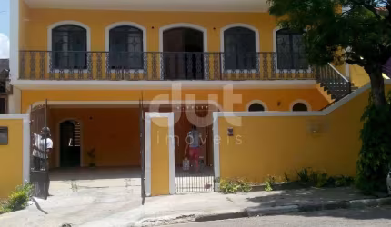 Casa com 3 quartos à venda na Alameda Carlos de Carvalho Vieira Braga, 119, Chácaras Alpina, Valinhos, 375 m2 por R$ 890.000