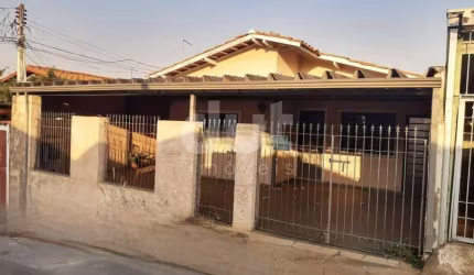 Casa com 3 quartos à venda na Rua Monteiro de Camargo, 67, Jardim García, Campinas, 227 m2 por R$ 400.000