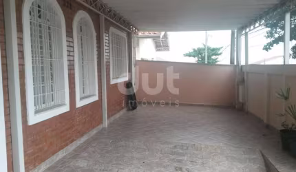 Casa com 3 quartos à venda na Rua Vargem Grande do Sul, 226, Jardim Nova Europa, Campinas, 182 m2 por R$ 790.000