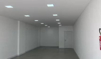 Excelente Sala Comercial Próxima à Av. Martin Luther – Bairro das Nações