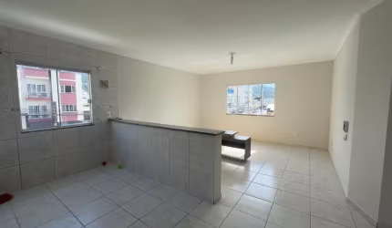 Apartamento com 2 quartos para alugar na Rua Líbia, 401, Nações, Balneário Camboriú, 75 m2 por R$ 3.000