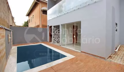 CASA à venda com piscina e 2 quartos em Peruíbe, no bairro Jardim Mar E Sol