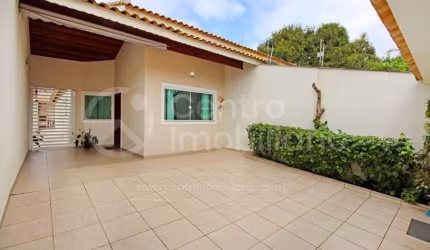 CASA à venda com 3 quartos em Peruíbe, no bairro Stella Maris