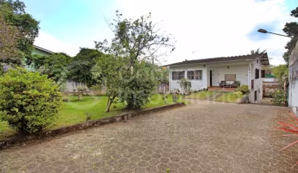 CASA à venda com 2 quartos em Peruíbe, no bairro Centro