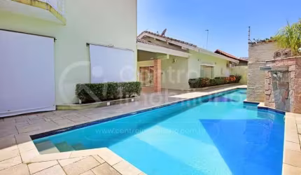 CASA à venda com piscina e 5 quartos em Peruíbe, no bairro Parque Turistico