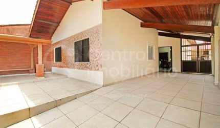 CASA à venda com 3 quartos em Peruíbe, no bairro Parque Balneario Oasis