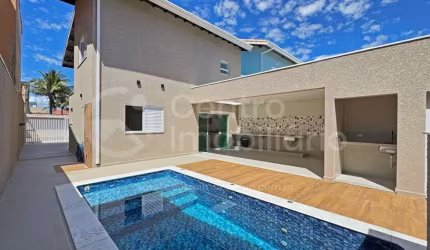 CASA à venda com piscina e 4 quartos em Peruíbe, no bairro Balneário Casa Blanca
