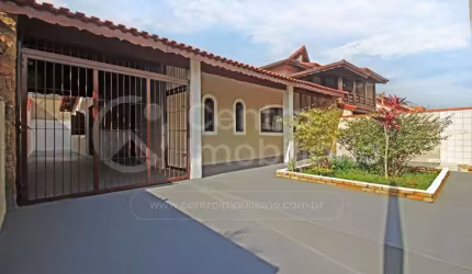 CASA à venda com 3 quartos em Peruíbe, no bairro Balneario Josedy