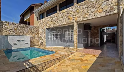 CASA à venda com piscina e 3 quartos em Peruíbe, no bairro Parque Balneario Oasis