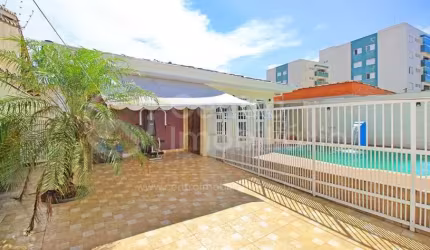 CASA à venda com piscina e 3 quartos em Peruíbe, no bairro Parque Balneario Oasis