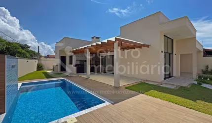 CASA à venda com piscina e 3 quartos em Peruíbe, no bairro Jardim Imperador