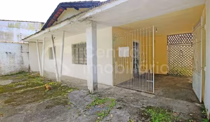 CASA à venda com 2 quartos em Peruíbe, no bairro Novo Horizonte