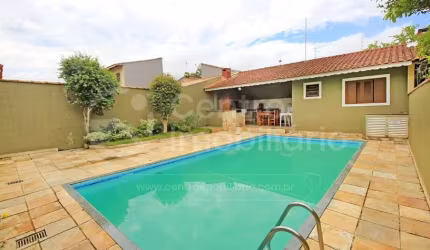 CASA à venda com piscina e 3 quartos em Peruíbe, no bairro Balneario Sao Joao Batista
