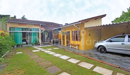 CASA à venda com 3 quartos em Peruíbe, no bairro Estância Pérola Negra
