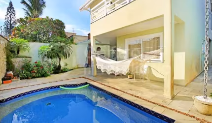 CASA à venda com piscina e 4 quartos em Peruíbe, no bairro Jardim Ribamar