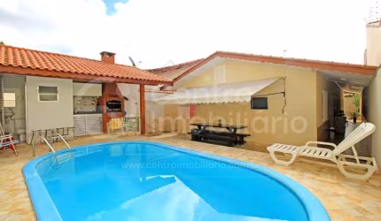 CASA à venda com piscina e 4 quartos em Peruíbe, no bairro Balneario Barra de Jangada