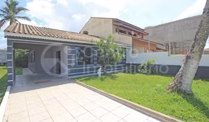 CASA à venda com 4 quartos em Peruíbe, no bairro Centro