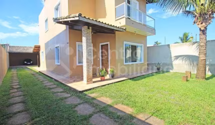 CASA à venda com 3 quartos em Peruíbe, no bairro Maria H Novaes